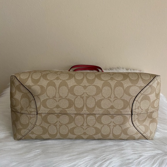 Coach - Picture 8 of 8